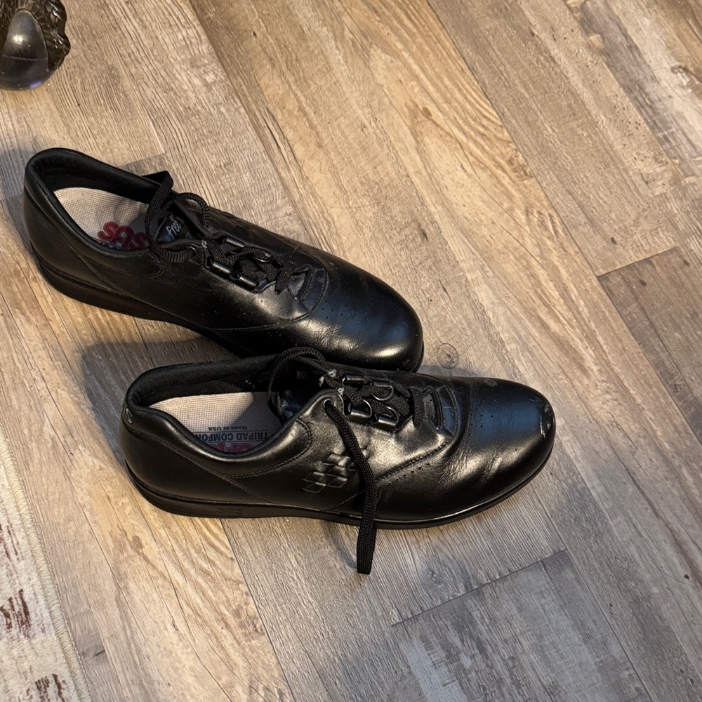 SAS Women's Black Leather Oxfords